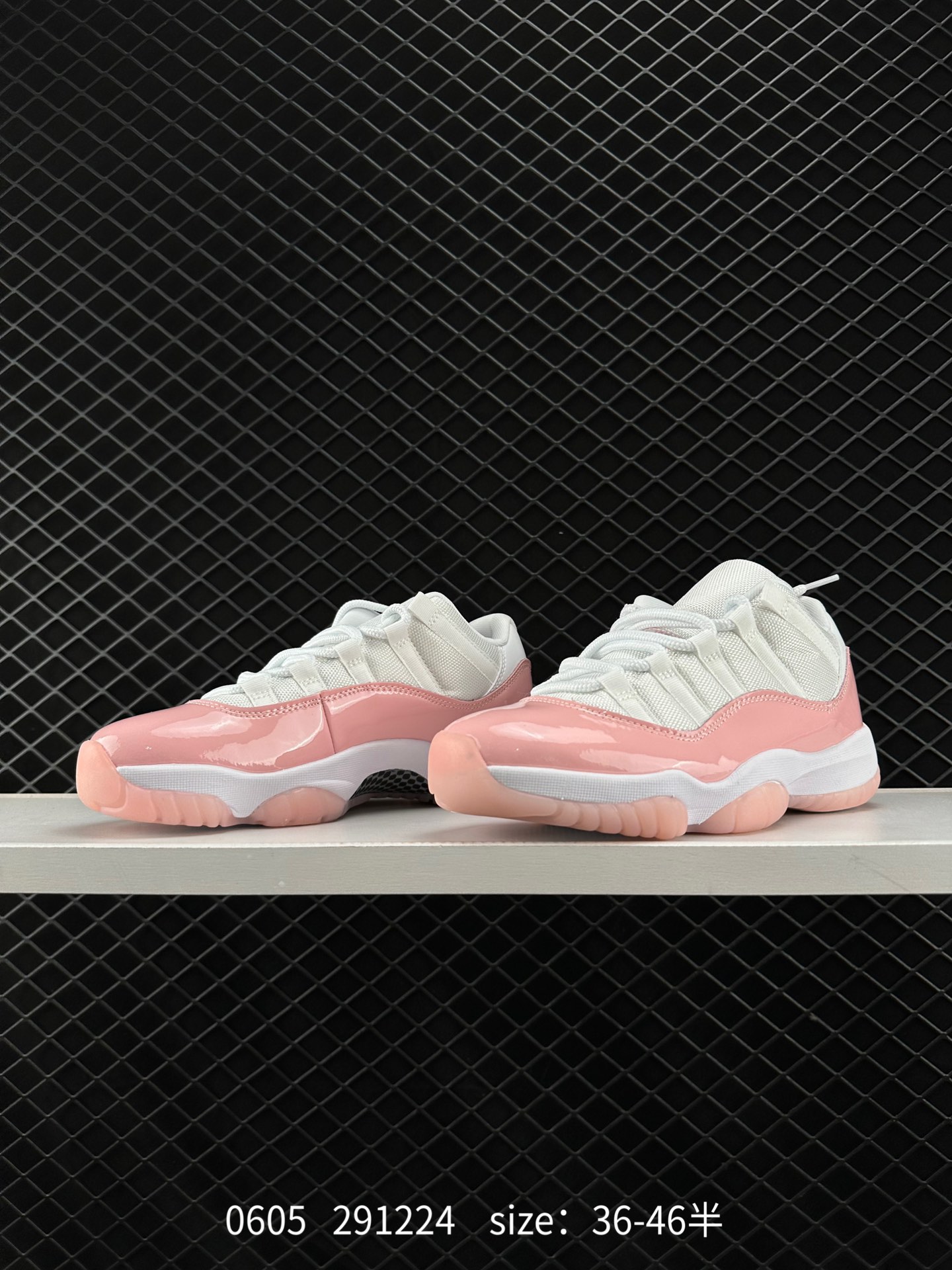 Air Jordan 11 Retro Low WMNS 
